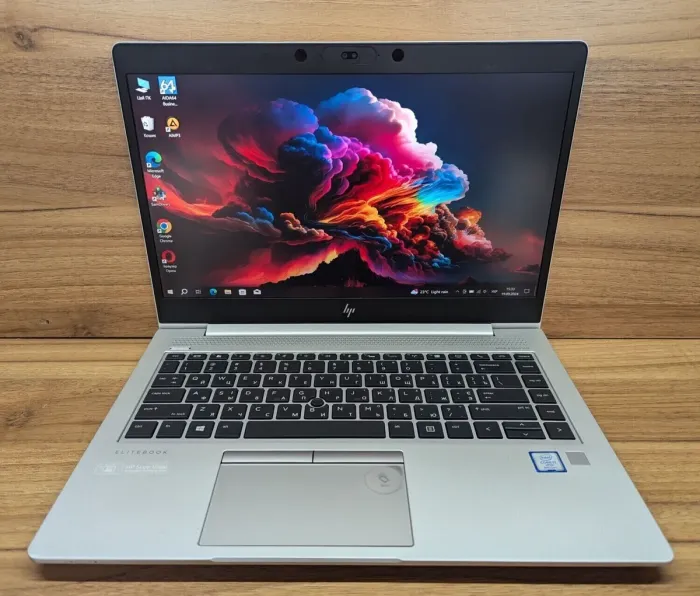 Ультрабук HP EliteBook 840 G5 / 14" (1920x1080) IPS / Intel Core i7-8650U (4 (8) ядра по 1.9 - 4.2 GHz) / 8 GB DDR4 / 256 GB SSD / Intel UHD Graphics 620 / WebCam / Fingerprint / Windows 10 б/в - зображення 2