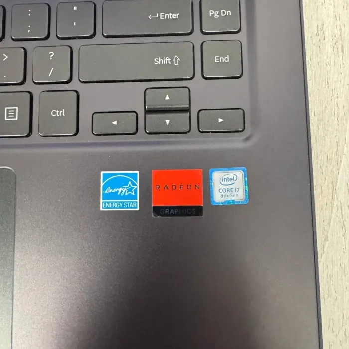 Ультрабук-трансформер Samsung NP940X5N x360 / 15" (1920x1080) IPS Touch / Intel Core i7-8550U (4 (8) ядра по 1.8 - 4.0 GHz) / 16 GB DDR3 / 256 GB SSD / AMD Radeon 540 Mobile, 2 GB GDDR5, 64-bit / WebCam б/в - зображення 4