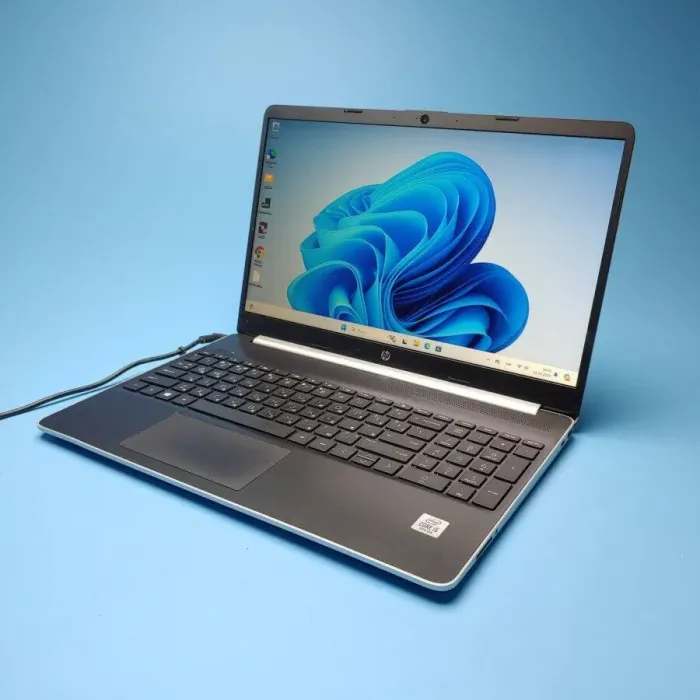 Ультрабук HP 15-dy1023dx / 15.6" (1366x768) TN Touch / Intel Core i5-1035G1 (4 (8) ядра по 1.0 - 3.6 GHz) / 8 GB DDR4 / 256 GB SSD / Intel UHD Graphics / WebCam / Win 11 Home б/в - зображення 2