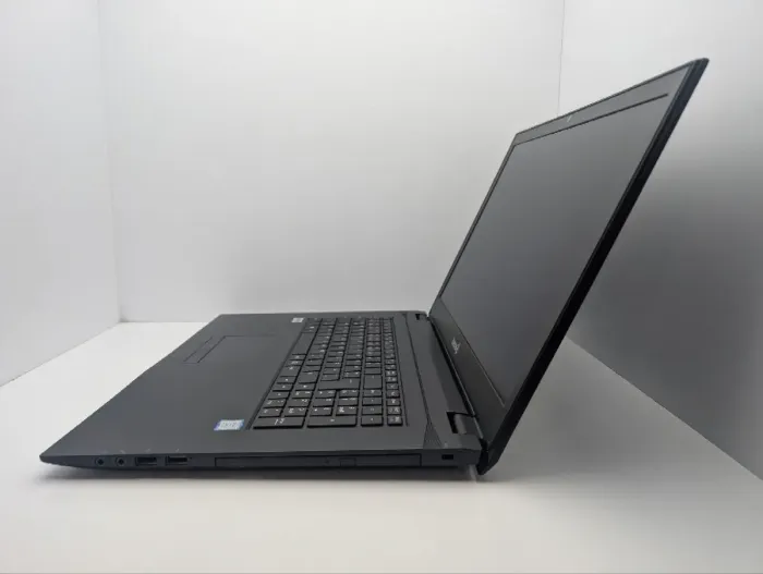 Ноутбук Terra Mobile 1715 / 17.3" (1600x900) TN / Intel Core i5-8250U (4 (8) ядра по 1.6 - 3.4 GHz) / 8 GB DDR4 / 240 GB SSD / Intel UHD Graphics 620 / WevCam / DVD-ROM б/в - зображення 5