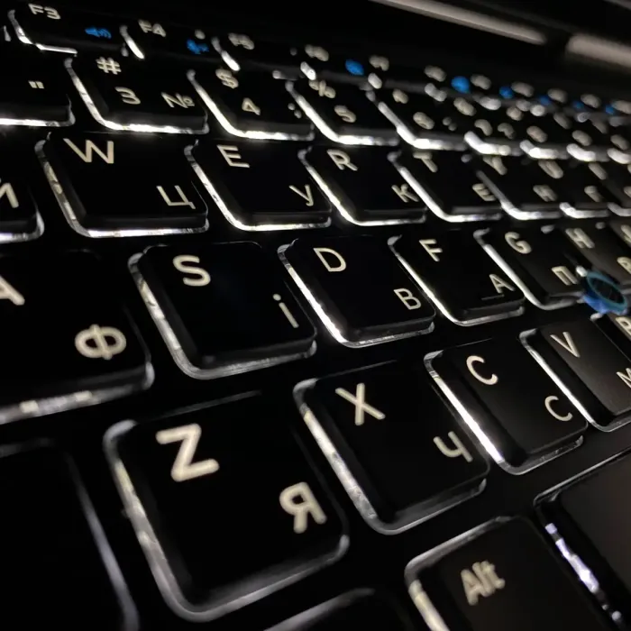 Мобільна робоча станція Dell Precision 7510 / 15,6" (1920x1080) IPS / Intel Core i7-6820HQ (4 (8) ядра по 2,7 - 3,6 ГГц) / 16 ГБ DDR4 / 128 ГБ SSD + 1000 ГБ HDD / nVidia Quadro M1000M, 2 ГБ GDDR5, 128-біт / WebCam / HDMI б/в - зображення 6