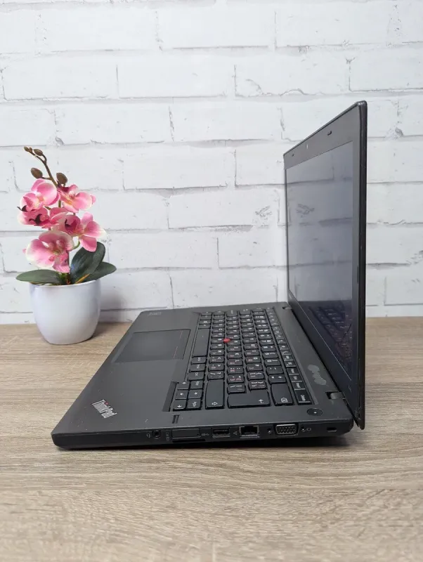 Ноутбук Б-клас Lenovo ThinkPad T440 / 14" (1600x900) TN / Intel Core i5-4210U (2 (4) ядра по 1.7 - 2.7 GHz) / 8 GB DDR3 / 128 GB SSD / Intel HD Graphics 4400 / WebCam б/в - зображення 9