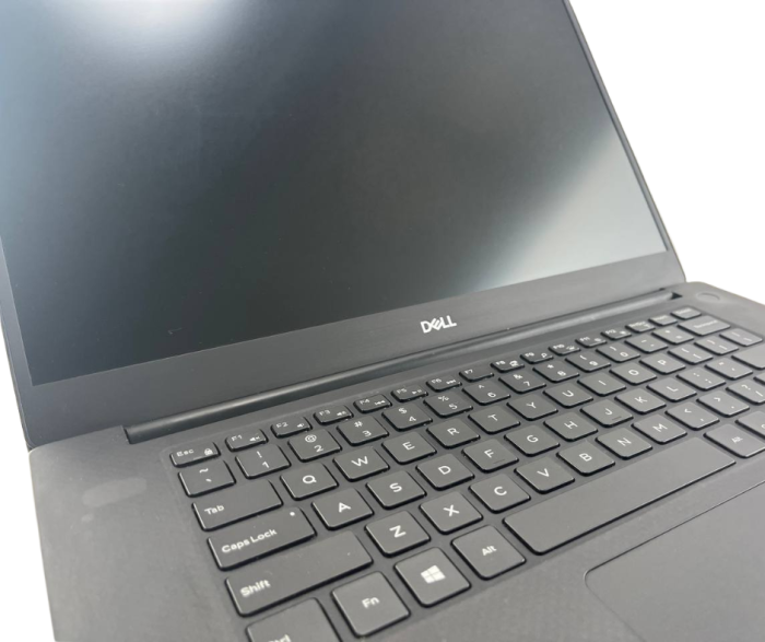 Мобільна робоча станція Dell Precision 5540 / 15,6" (1920x1080) IPS / Intel Core i9-9980HK (8 (16) ядер по 2,4 - 5,0 ГГц) / 16 ГБ DDR4 / 512 ГБ SSD / nVidia Quadro T2000, 4 ГБ GDDR5, 128-біт / WebCam б/в - зображення 3