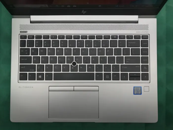 Ультрабук Б-клас HP EliteBook 840 G5 / 14" (1920x1080) IPS / Intel Core i5-8350U (4 (8) ядра по 1.7 - 3.6 GHz) / 16 GB DDR4 / 512 GB SSD M.2 / Intel UHD Graphics 620 / USB 3.1 / HDMI б/в - зображення 4