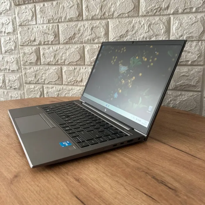 Ультрабук HP ZBook Firefly 14 G8 / 14" (1920x1080) IPS / Intel Core i5-1145G7 (4 (8) ядра по 1.1 - 4.4 GHz) / 8 GB DDR4 / 256 GB SSD / Intel Iris Xe Graphics / WebCam б/в - зображення 5