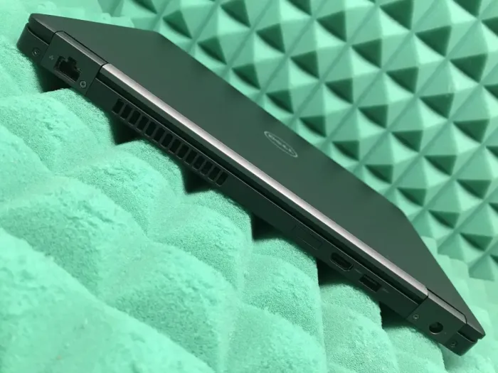 Ноутбук Б-клас Dell Latitude 5480 / 14" (1920x1080) IPS / Intel Core i5-7300U (2 (4) ядра по 2.6 - 3.5 GHz) / 8 GB DDR4 / 256 GB SSD M.2 / Intel HD Graphics 620 / WebCam / USB 3.1 / HDMI / Windows 10 б/в - зображення 7