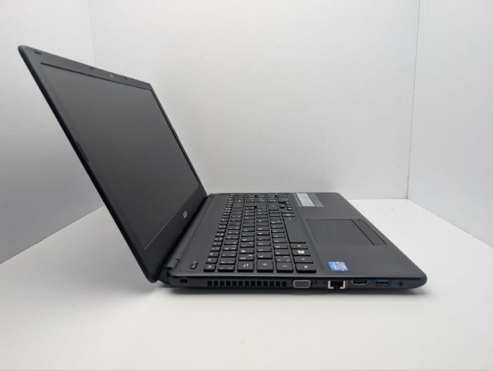 Ноутбук Acer Aspire E1-570 / 15.6" (1366x768) TN / Intel Core i3-3217U (2 (4) ядра по 1.8 GHz) / 8 GB DDR3 / 500 GB HDD / Intel HD Graphics 4000 / WebCam / DVD-ROM б/в - зображення 4