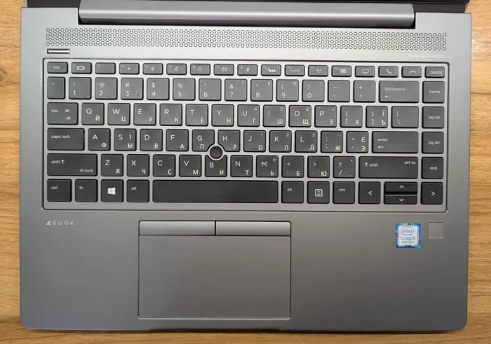 Мобільна робоча станція HP zBook 14u G6 / 14" (1920x1080) IPS / Intel Core i5-8265U (4 (8) ядра по 1.6 - 3.9 GHz) / 16 GB DDR4 / 256 GB SSD / AMD Radeon Pro WX 3200, 4 GB GDDR5, 128-bit / WebCam / TouchID / Windows 10 б/в - зображення 3