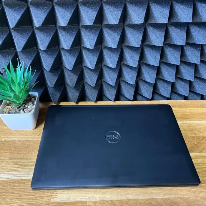 Ультрабук Dell Latitude 7390 / 13.3" (1920x1080) IPS / Intel Core i5-8350U (4 (8) ядра по 1.7 - 3.6 GHz) / 8 GB DDR4 / 128 GB SSD / Intel UHD Graphics 620 / WebCam б/в - зображення 7