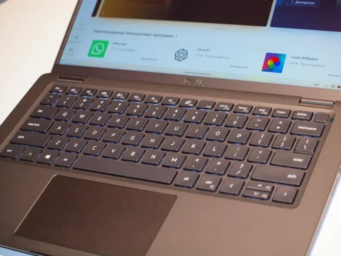 Ультрабук Dell Latitude 7410 / 14" (1920x1080) IPS / Intel Core i5-10310U (4 (8) ядра по 1.7 - 4.4 GHz) / 16 GB DDR4 / 256 GB SSD M.2 / Intel UHD Graphics / WebCam / Fingerprint / USB 3.2 / HDMI / Windows 10 б/в - зображення 3