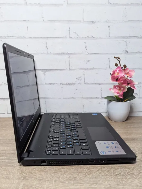 Ноутбук Б-клас Dell Inspiron 15 / 15.6" (1366x768) TN / Intel Core i3-5005U (2 (4) ядра по 2.0 GHz) / 8 GB DDR3 / 128 GB SSD / Intel HD Graphics 5500 / WebCam б/в - зображення 6