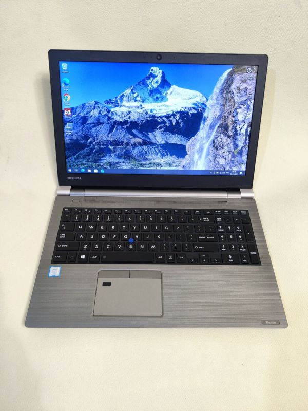 Ноутбук Toshiba Tecra Z50-E / 15.6" (1366x768) TN / Intel Core i5-7300U (2 (4) ядра по 2.6 - 3.5 GHz) / 8 GB DDR4 / 256 GB SSD / Intel HD Graphics 620 / WebCam б/в - зображення 2