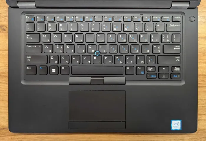 Ультрабук Dell Latitude 5490 / 14" (1366x768) TN / Intel Core i7-8650U (4 (8) ядра по 1.9 - 4.2 GHz) / 16 GB DDR4 / 512 GB SSD / Intel UHD Graphics 620 / WebCam / Windows 10 б/в - зображення 3