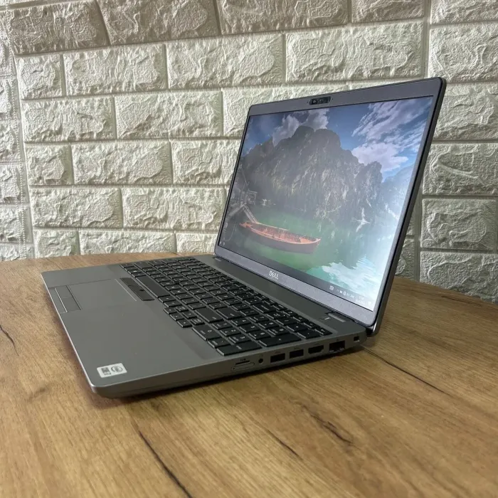 Мобільна робоча станція Б-клас Dell Precision 3551 / 15.6" (1920x1080) IPS / Intel Core i7-10850H (6 (12) ядер по 2.7 - 5.1 GHz) / 16 GB DDR4 / 512 GB SSD / nVidia Quadro P620, 4 GB GDDR5, 128-bit / WebCam б/в - зображення 5