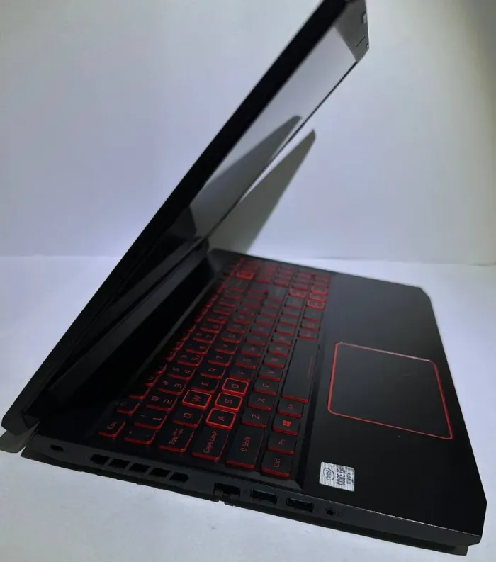 Ігровий ноутбук Б-клас Acer Nitro 5 AN515-55-53AG / 15.6" (1920x1080) TN / Intel Core i5-10300H (4 (8) ядра по 2.5 - 4.5 GHz) / 16 GB DDR4 / 256 GB SSD + 256 GB SSD / nVidia GeForce GTX 1650, 4 GB GDDR6, 128-bit / WebCam / Win 11 б/в - зображення 4