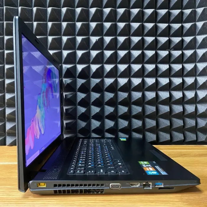 Ноутбук Lenovo G710 / 17.3" (1600x900) TN / Intel Core i7-4702MQ (4 (8) ядра по 2.2 - 3.2 GHz) / 16 GB DDR3 / 128 GB SSD / Intel HD Graphics 4600 / WebCam / DVD-ROM б/в - зображення 3