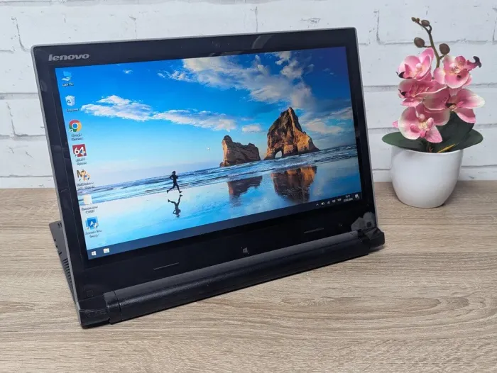 Ноутбук-трансформер Б-клас Lenovo IdeaPad Flex 14 / 14" (1366x768) TN / Intel Core i3-4010U (2 (4) ядра по 1.7 GHz) / 8 GB DDR3 / 128 GB SSD / Intel HD Graphics 4400 / WebCam б/в - зображення 2