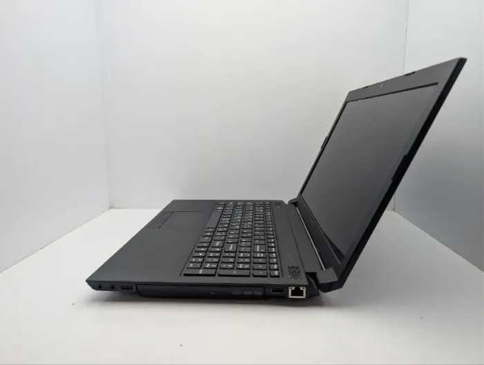 Ноутбук Lenovo B570e / 15.6" (1366x768) TN / Intel Core i3-2330M (2 (4) ядра по 2.2 GHz) / 8 GB DDR3 / 128 GB SSD / Intel HD Graphics 3000 / WebCam / DVD-ROM б/в - зображення 5