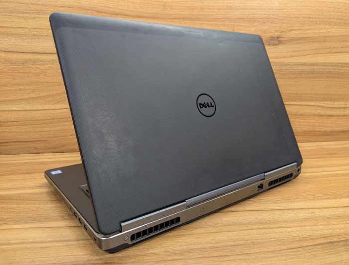 Мобільна робоча станція Dell Precision 7720 / 17.3" (1600x900) TN / Intel Core i7-6820HQ (4 (8) ядра по 2.7 - 3.6 GHz) / 32 GB DDR4 / 480 GB SSD / nVidia Quadro P3000, 6 GB GDDR5, 192-bit / HDMI / Windows 10 б/в - зображення 6