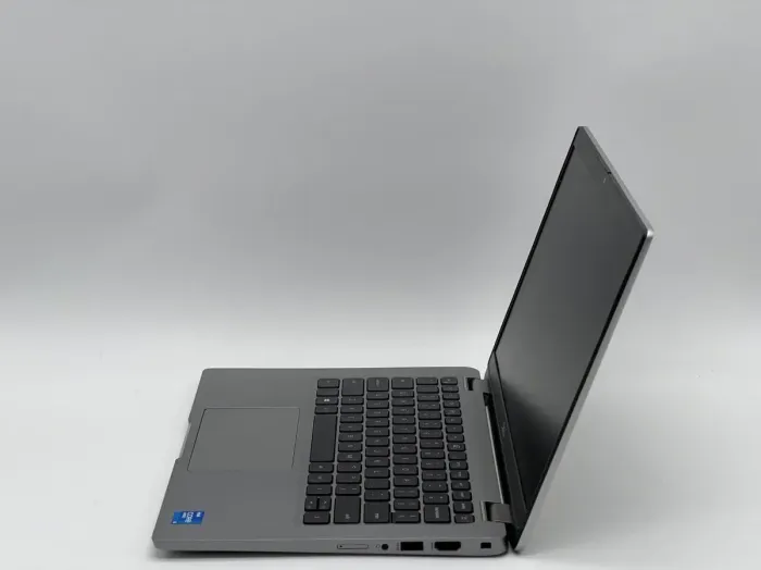 Ультрабук Dell Latitude 5320 / 13.3" (1920x1080) IPS / Intel Core i5-1145G7 (4 (8) ядра по 2.6 - 4.4 GHz) / 8 GB DDR4 / 240 GB SSD / Intel Iris Xe Graphics / WebCam б/в - зображення 4