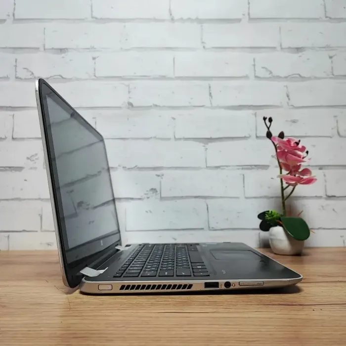 Ноутбук-трансформер Б-клас HP Pavilion x360 13-a221nd / 13.3'' (1366x768) TN Touch / Intel Core i3-5010U (2 (4) ядра по 2.1 GHz) / 4 GB DDR3 / 256 GB SSD / Intel HD Graphics 5500 / WebCam / HDMI б/в - зображення 5