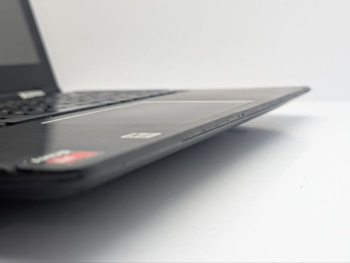 Ноутбук-трансформер Б-клас Lenovo Yoga 500-14ACL / 14" (1366x768) TN Touch / AMD A4-7210 (4 ядра по 1.8 - 2.2 GHz) / 4 GB DDR3 / 120 GB SSD / AMD Radeon R3 Graphics / WebCam / АКБ не тримає б/в - зображення 5