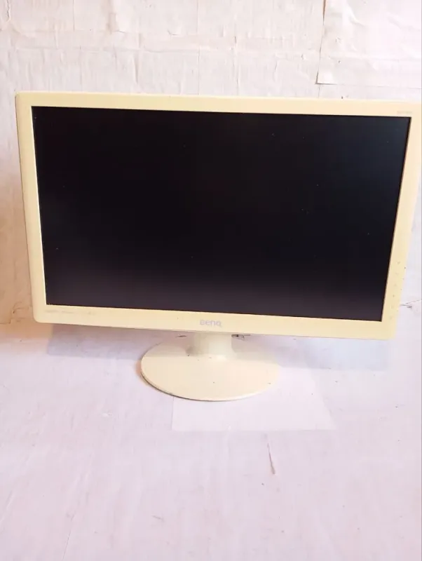 Комплект ПК Б-клас: HP Compaq DC5800 SFF / Intel Core 2 Quad Q6600 (4 ядра по 2.4 GHz) / 4 GB DDR2 / 120 GB SSD / Intel GMA x4500 / DVD-RW + Монітор BenQ GL2230-B / 22" (1920x1080) TN / 1x HDMI, 1x DVI, 1x VGA б/в - зображення 7