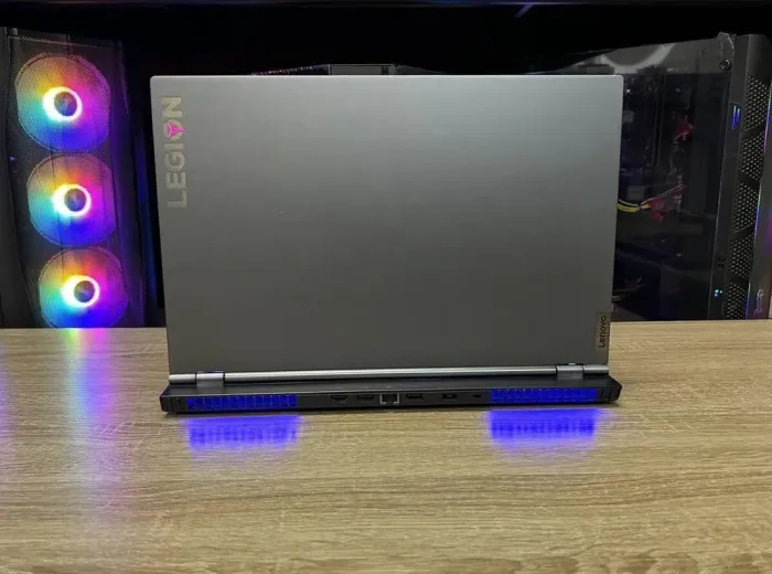 Ігровий ноутбук Lenovo Legion 7 / 15.6" (1920x1080) IPS / Intel Core i7-10750H (6 (12) ядер по 2.6 - 5.0 GHz) / 16 GB DDR4 / 1000 GB SSD / nVidia GeForce RTX 2070 Super, 8 GB GDDR6, 256-bit / WebCam б/в - зображення 7