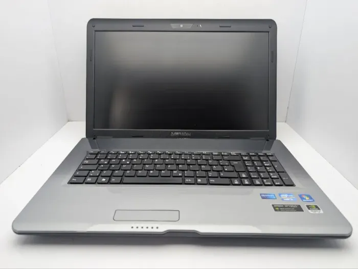 Ноутбук Medion Akoya P7624 / 17.3" (1600x900) TN / Intel Core i5-2450M (2 (4) ядра по 2.5 - 3.1 GHz) / 6 GB DDR3 / 320 GB HDD / nVidia GeForce GT 630M, 1 GB GDDR3, 128-bit / WebCam / АКБ не тримає б/в - зображення 3