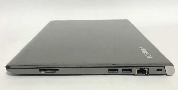 Ультрабук Б-клас Toshiba Portege Z30-A / 13.3" (1366x768) TN / Intel Core i7-4600U (2 (4) ядра по 2.1 - 3.3 GHz) / 8 GB DDR4 / 256 GB SSD / Intel HD Graphics 4400 / WebCam / Win 10 Pro б/в - зображення 4