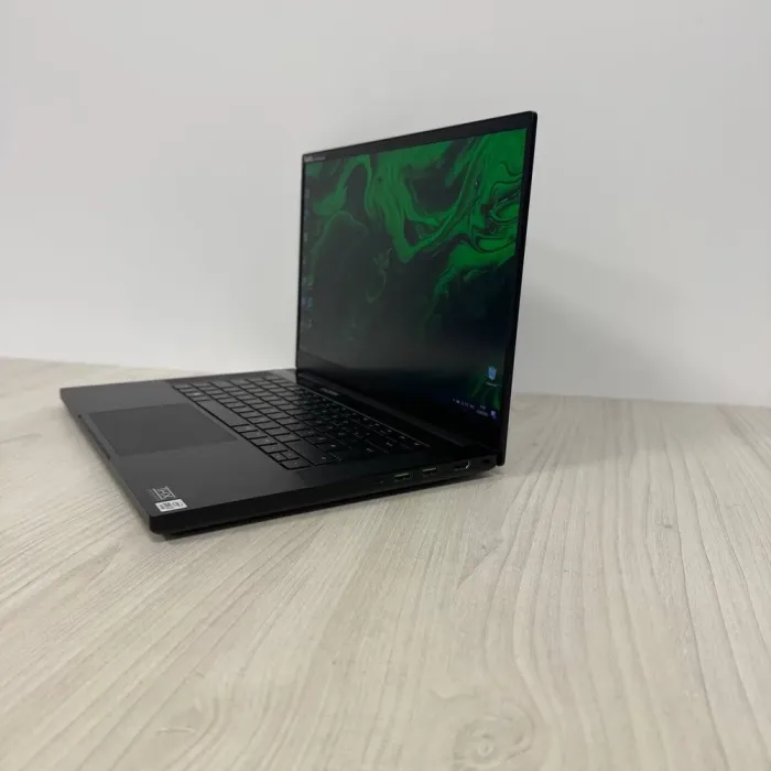 Ігровий ноутбук Razer Blade 15 RZ09-0369 / 15.6" (1920x1080) IPS / Intel Core i7-10750H (6 (12) ядер по 2.6 - 5.0 GHz) / 16 GB DDR4 / 512 GB SSD NVMe / nVidia GeForce RTX 3070, 6 GB GDDR6, 256-bit / WebCam б/в - зображення 5