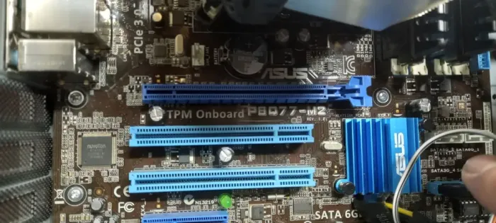 Комп'ютер Asus P8Q77-M2 Tower / Intel Core i5-3470 (4 ядра по 3.2-3.6 GHz) / 8 GB DDR3 / 240 GB SSD + 500 GB HDD / Intel HD Graphics 2500 / DVD-ROM / 400W / Win 10  б/в - зображення 4