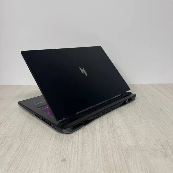 Ігровий ноутбук Б-класу Acer Nitro 17 AN17-42 / 17.3" (1920x1200) IPS / AMD Ryzen 7 8845HS (8 (16) ядер по 3,8 - 5,1 ГГц) / 16 ГБ DDR5 / 512 ГБ SSD / nVidia GeForce RTX 4060, 8 ГБ GDDR6, 128-bit / WebCam б/в - зображення 8