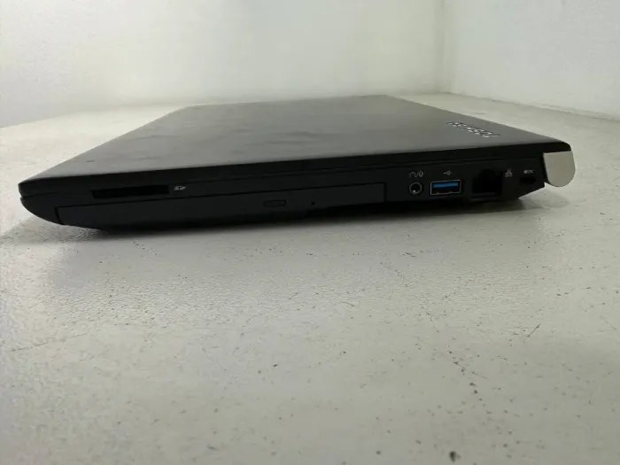 Ноутбук Toshiba Portege R30 / 13.3" (1920x1080) IPS / Intel Core i7-4610M (2 (4) ядра по 3.0 - 3.7 GHz) / 8 GB DDR3 / 240 GB SSD / Intel HD Graphics 4600 / WebCam / VGA б/в - зображення 4