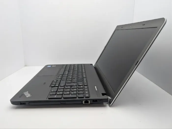 Ноутбук Lenovo ThinkPad E531 / 15.6'' (1366x768) TN / Intel Core i3-3120M (2 (4) ядра по 2.5 GHz) / 6 GB DDR3 / 1000 GB HDD / Intel HD Graphics 4000 / WebCam / DVD-ROM б/в - зображення 5