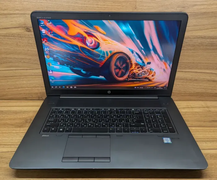 Мобільна робоча станція HP zBook 17 G3 / 17.3" (3840x2160) IPS / Intel Core i7-6820HQ (4 (8) ядра по 2.7 - 3.6 GHz) / 16 GB DDR4 / 256 GB SSD + 1000 GB HDD / nVidia Quadro M4000M, 4 GB GDDR5, 256-bit / WebCam / Fingerprint / Windows 10 б/в - зображення 2