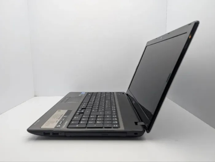 Ноутбук Acer Aspire 5741G / 15.6" (1366x768) TN / Intel Core i5-430M (2 (4) ядра по 2.26 - 2.53 GHz) / 6 GB DDR3 / 500 GB HDD / nVidia GeForce GT 320M, 1 GB GDDR3, 64-bit / WebCam / DVD-ROM б/в - зображення 5