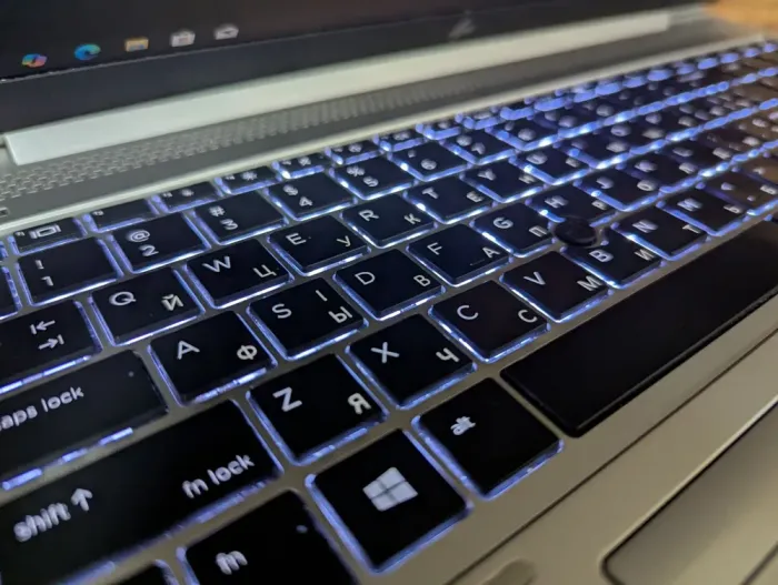 Ультрабук HP EliteBook 850 G6 / 15.6" (1920x1080) IPS / Intel Core i5-8365U (4 (8) ядра по 1.6 - 4.1 GHz) / 16 GB DDR4 / 512 GB SSD / Intel UHD Graphics / WebCam / HDMI / Windows 10 б/в - зображення 6