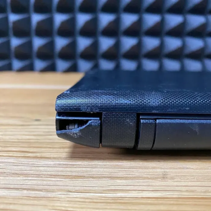 Ноутбук Б-клас Lenovo IdeaPad S410p / 14" (1366x768) TN / Intel Core i5-4200U (2 (4) ядра по 1.6 - 2.6 GHz) / 8 GB DDR3 / 256 GB SSD / Intel HD Graphics 4400 / WebCam б/в - зображення 3