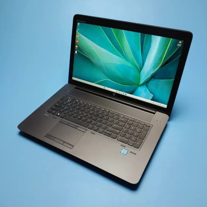 Мобільна робоча станція Б-клас HP Zbook 17 G4 / 17.3" (1920x1080) IPS / Intel Core i7-7820HQ (4 (8) ядра по 2.9 - 3.9 GHz) / 16 GB DDR4 / 480 GB SSD / nVidia Quadro P3000, 6 GB GDDR5, 192-bit / WebCam / Win 10 Pro б/в - зображення 2
