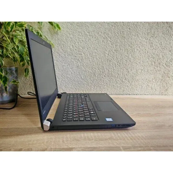 Ноутбук Toshiba Tecra A40-D / 14" (1366x768) TN / Intel Core i5-7300U (2 (4) ядра по 2.6 - 3.5 GHz) / 8 GB DDR4 / 128 GB SSD / Intel HD Graphics 620 / WebCam / Без АКБ б/в - зображення 5