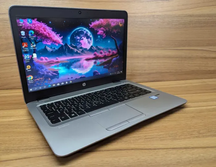 Ультрабук HP EliteBook 840 G3 / 14" (1920x1080) IPS / Intel Core i5-6300U (2 (4) ядра по 2.4 - 3.0 GHz) / 8 GB DDR4 / 240 GB SSD / Intel HD Graphics 520 / TouchID / WebCam / Windows 10 б/в - зображення 4