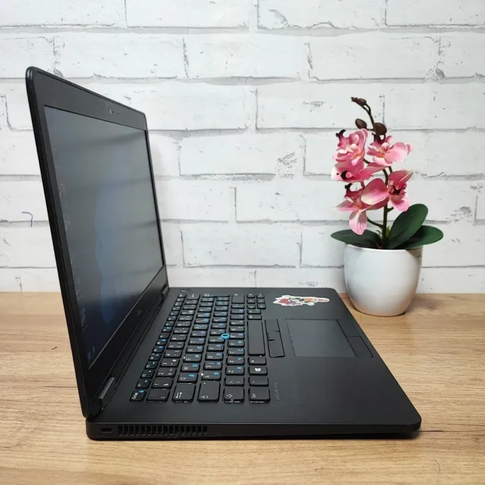 Ультрабук Dell Latitude E7470 / 14" (1366x768) TN / Intel Core i5-6300U (2 (4) ядра по 2.4 - 3.0 GHz) / 8 GB DDR4 / 128 GB SSD / Intel HD Graphics 520 / WebCam б/в - зображення 3