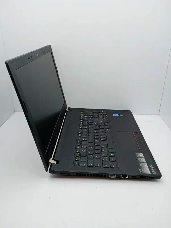 Ноутбук Lenovo E50-80 / 15.6" (1366x768) TN / Intel Core i3-5005U (2 (4) ядра по 2.0 GHz) / 6 GB DDR3 / 500 GB HDD / Intel HD Graphics 5500 / WebCam б/в - зображення 5