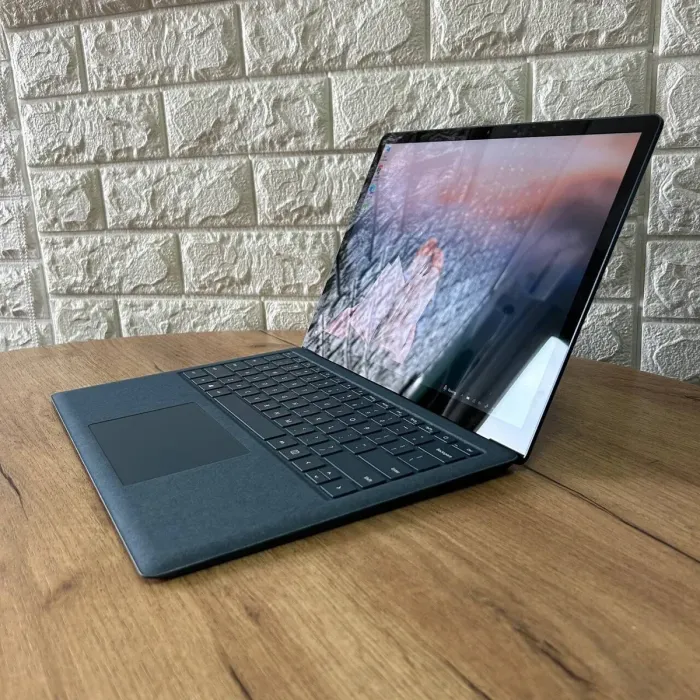 Ультрабук Б-клас Microsoft Surface Laptop 3 Blue / 13.5" (2256x1504) IPS Touch / Intel Core i5-1035G7 (4 (8) ядра по 1.2 - 3.7 GHz) / 8 GB DDR4 / 256 GB SSD / Intel Iris Plus Graphics / WebCam б/в - зображення 5