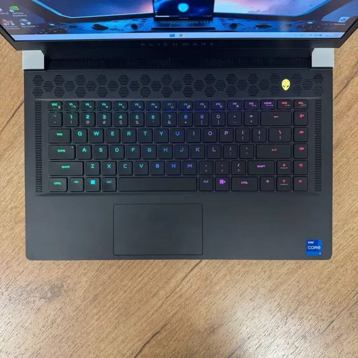 Ігровий ноутбук Dell Alienware X15 R2 White / 15.6" (1920x1080) IPS / Intel Core i7-12700H (14 (20) ядер по 2.3 - 4.7 GHz) / 32 GB DDR5 / 512 GB SSD NVMe / nVidia GeForce RTX 3060, 6 GB GDDR6, 192-bit / WebCam б/в - зображення 7