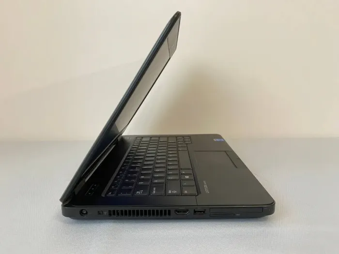Ноутбук Dell Latitude E5440 / 14" (1366x768) TN / Intel Core i5-4210U (2 (4) ядра по 1.7 - 2.7 GHz) / 8 GB DDR3 / 500 GB HDD / Intel HD Graphics 4400 / WebCam / DVD-RW / HDMI б/в - зображення 6