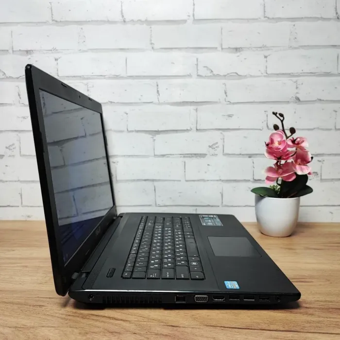 Ноутбук Asus R704A / 17.3" (1600x900) TN / Intel Core i5-3230M (2 (4) ядра по 2.6 - 3.2 GHz) / 8 GB DDR3 / 128 GB SSD / Intel HD Graphics 4000 / WebCam б/в - зображення 3