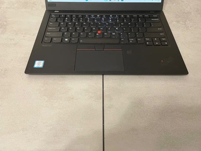 Ультрабук Lenovo ThinkPad X1 Carbon (7th Gen) / 14" (2560x1440) IPS / Intel Core i7-8665U (4 (8) ядра по 1.9 - 4.8 GHz) / 16 GB DDR3 / 512 GB SSD M.2 / Intel UHD Graphics 620 / WebCam / Fingerprint / USB 3.1 / HDMI б/в - зображення 4