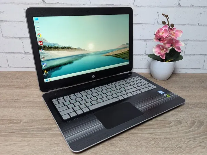 Ноутбук Б-клас HP Pavilion 15 / 15.6" (1920x1080) TN / Intel Core i7-6700HQ (4 (8) ядра по 2.6 - 3.5 GHz) / 16 GB DDR4 / 512 GB SSD / nVidia GeForce GTX 960M, 2 GB GDDR5, 128-bit / WebCam б/в - зображення 4